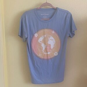 NWOT Desert Dreamer Blue Globe Graphic Tee, Size S